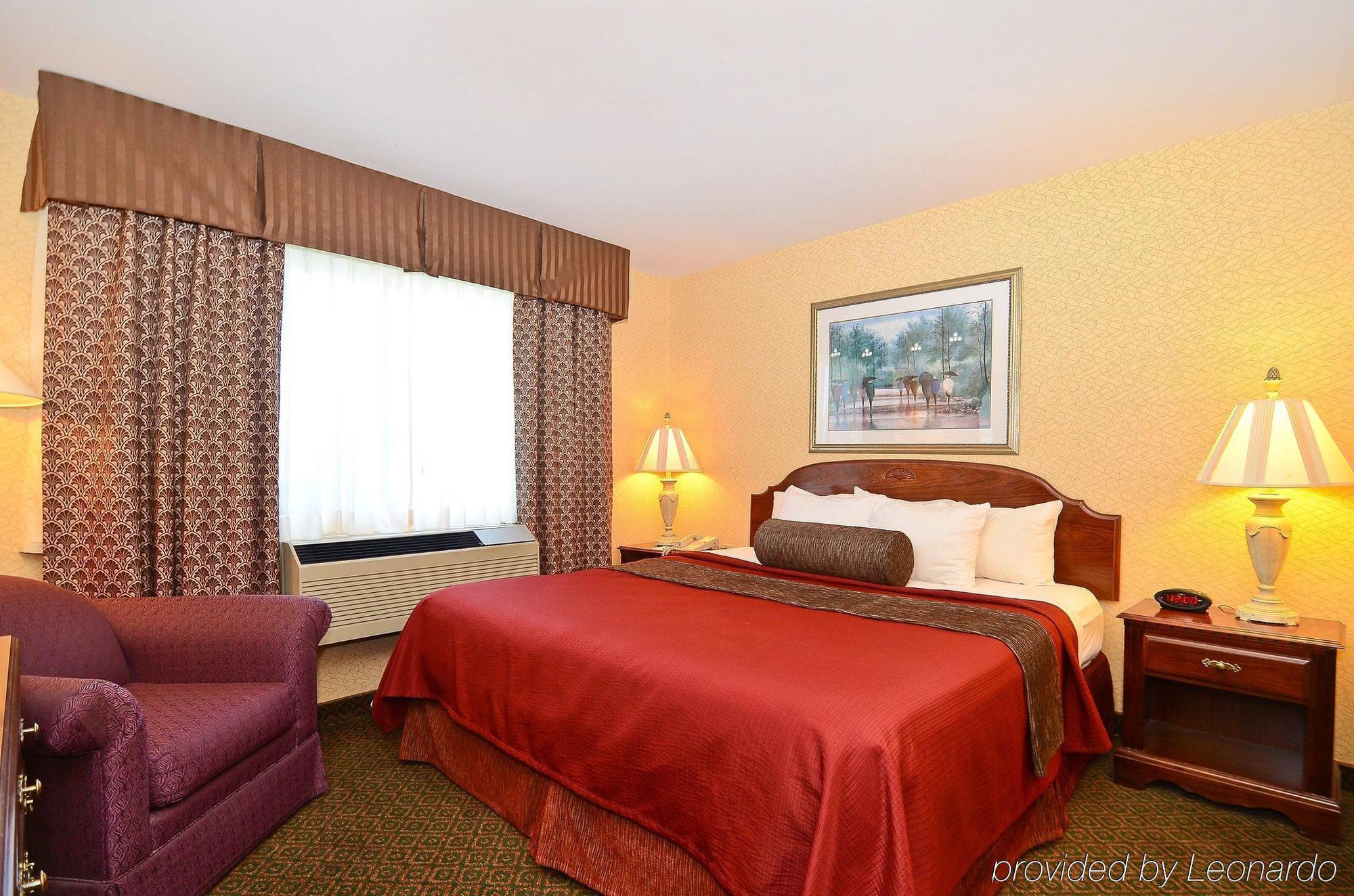 Best Western Plus Eau Claire Conference Center Room photo