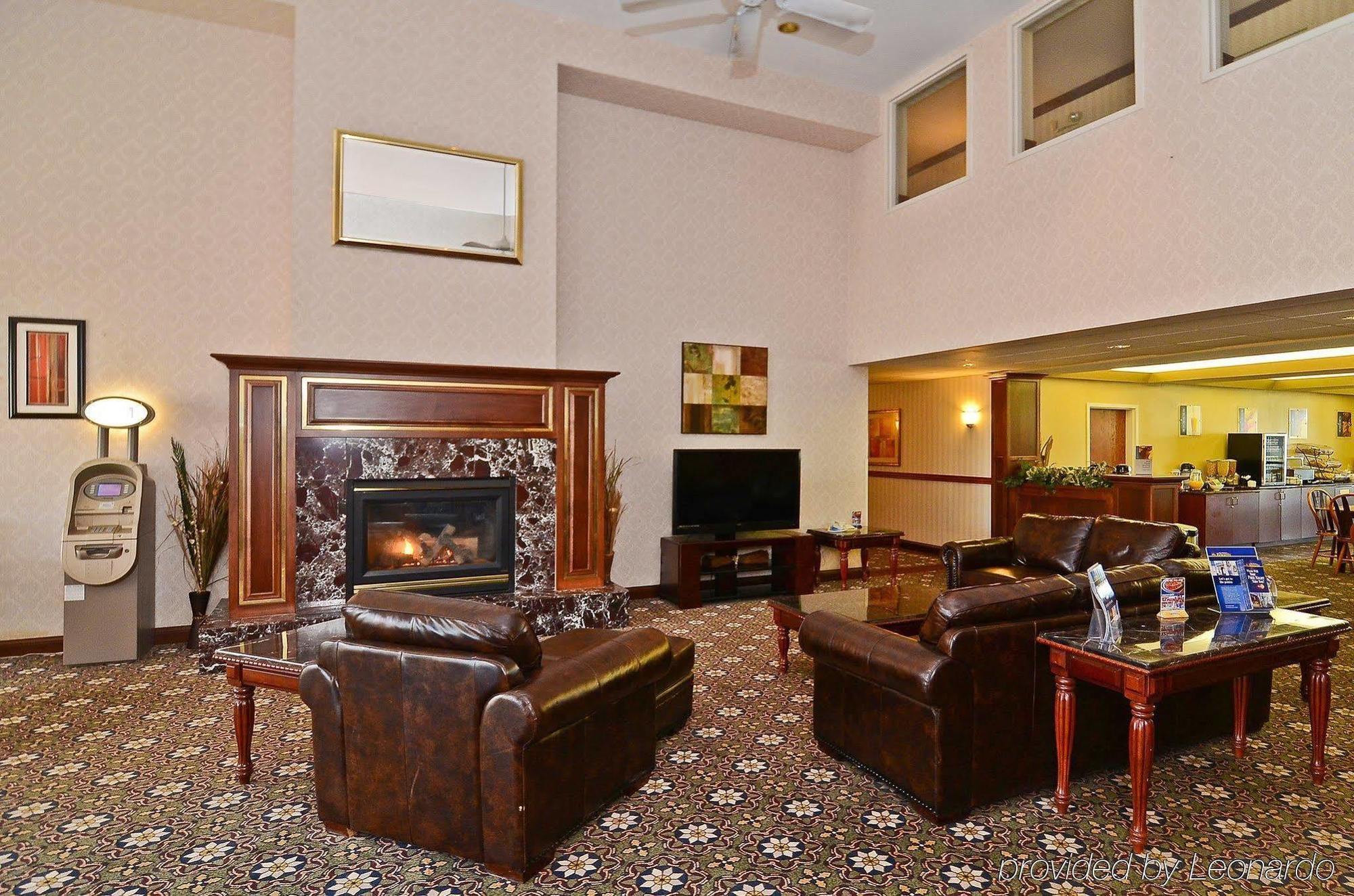 Best Western Plus Eau Claire Conference Center Interior photo