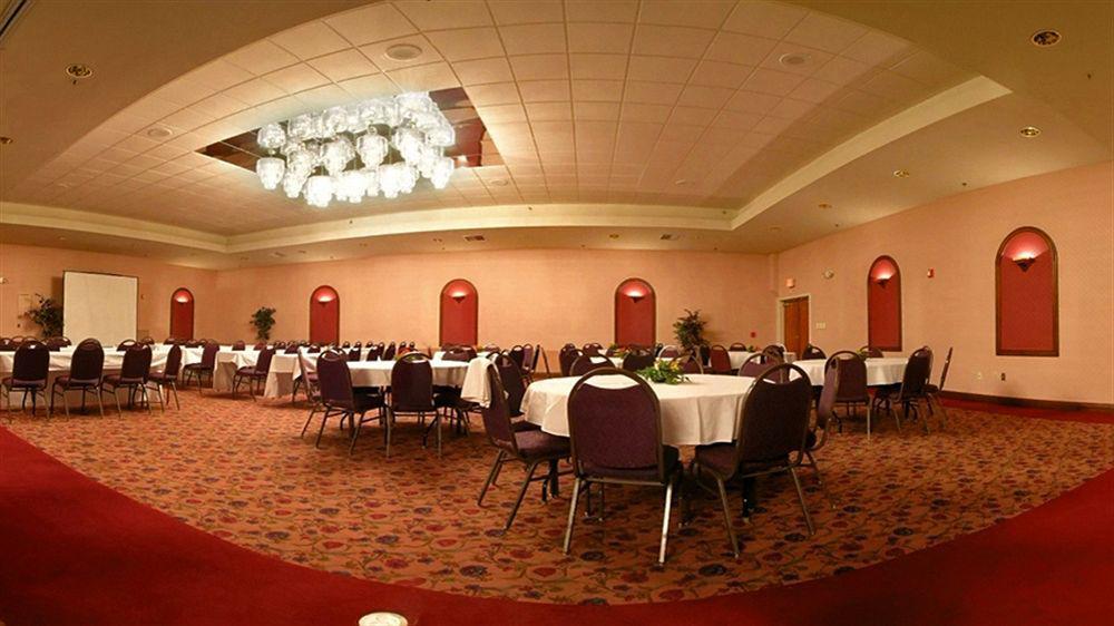 Best Western Plus Eau Claire Conference Center Exterior photo